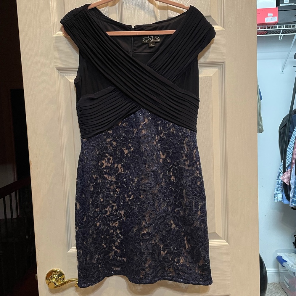 Dress - Alex Evenings. Navy size 8